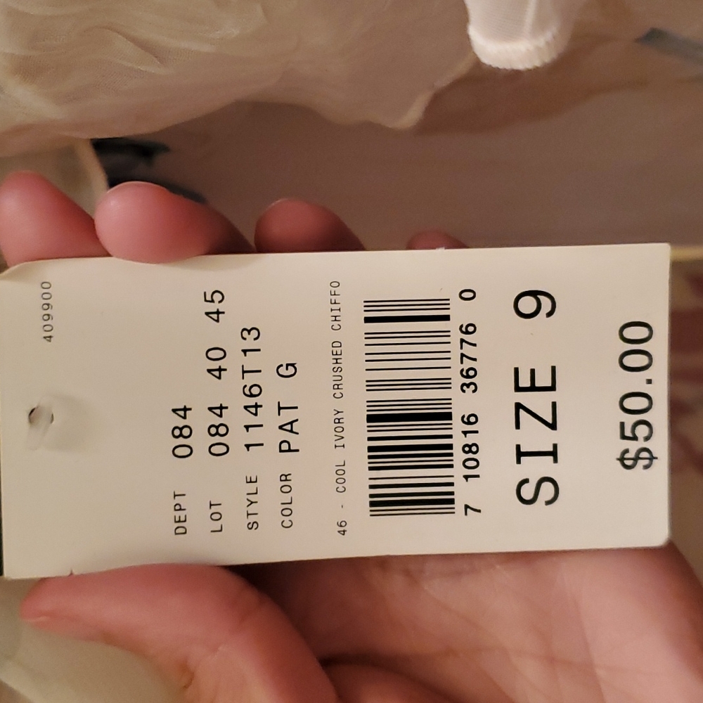 Dress - Picture 5 of 6